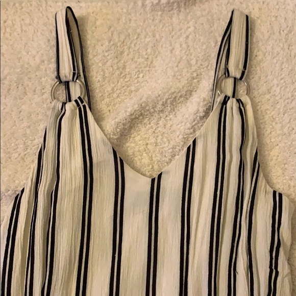 Black and white pants romper with pockets - Picture 5 of 5